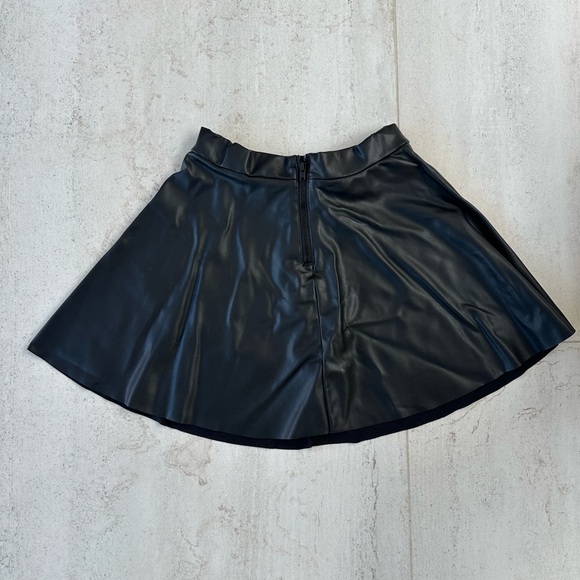 Girl’s H&M Leather Looking Skirt - Picture 2 of 7